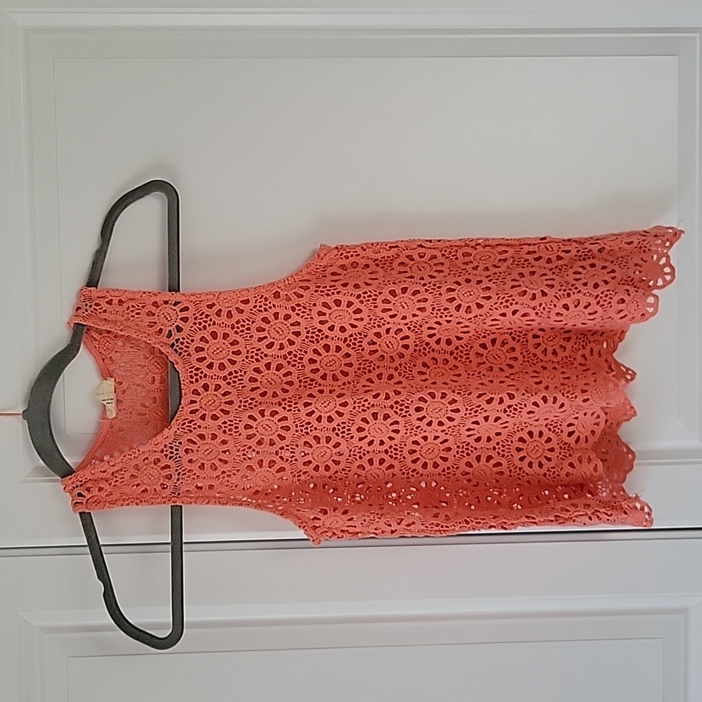 Pins and Needle asymmetrical crochet lace flowy tank top in coral size XS